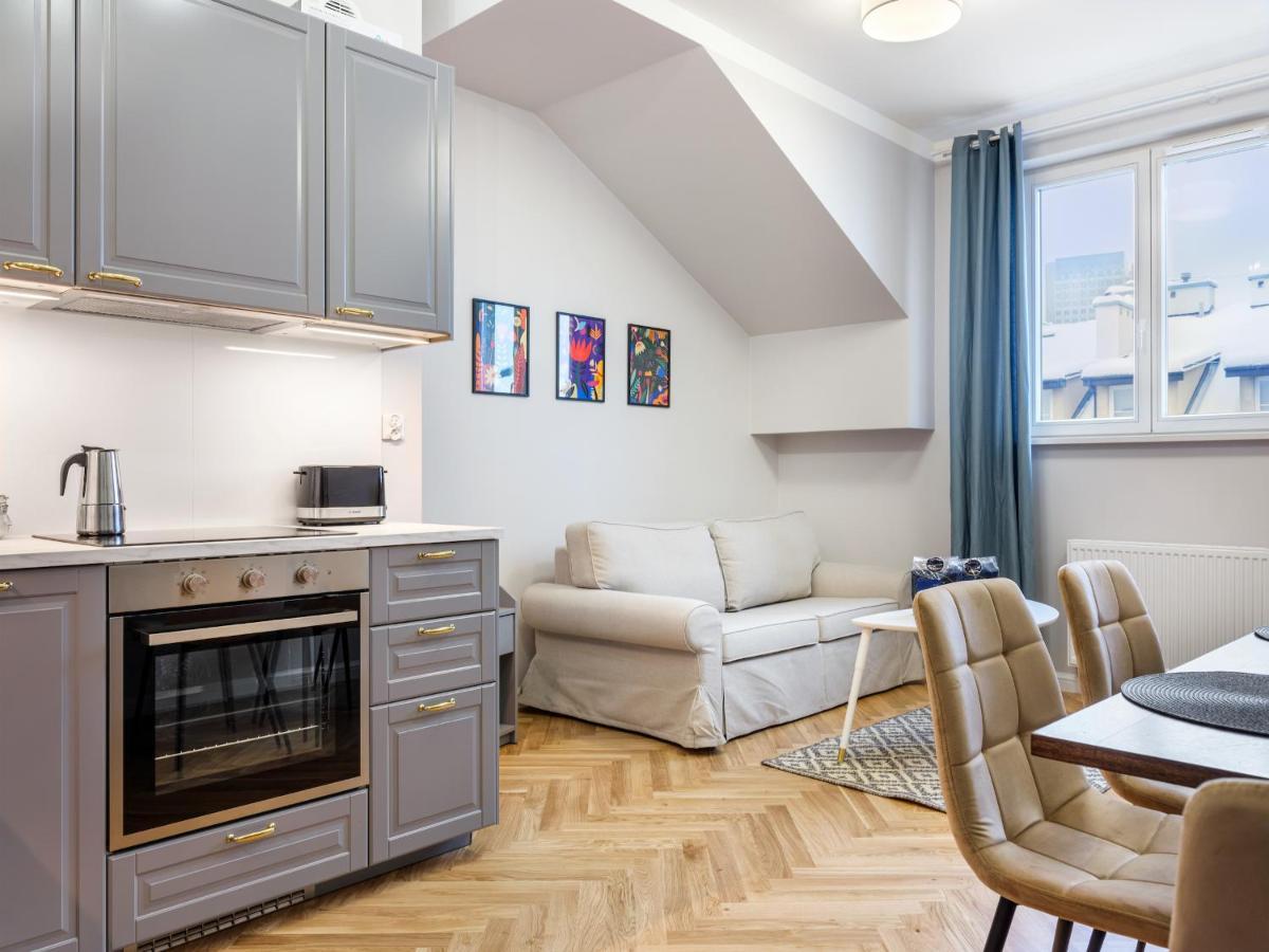 14 Rakowicka Street IV One-bedroom apartment balcony