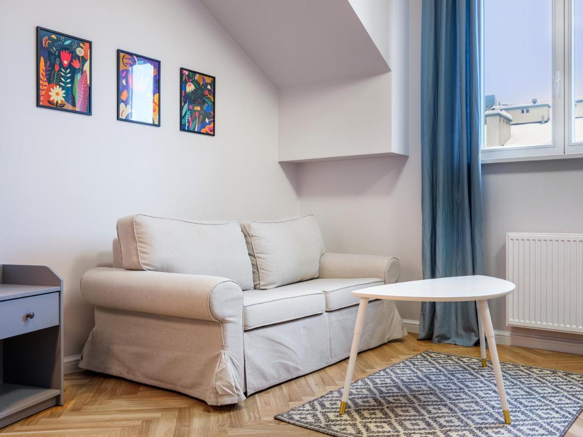 14 Rakowicka Street IV One-bedroom apartment balcony