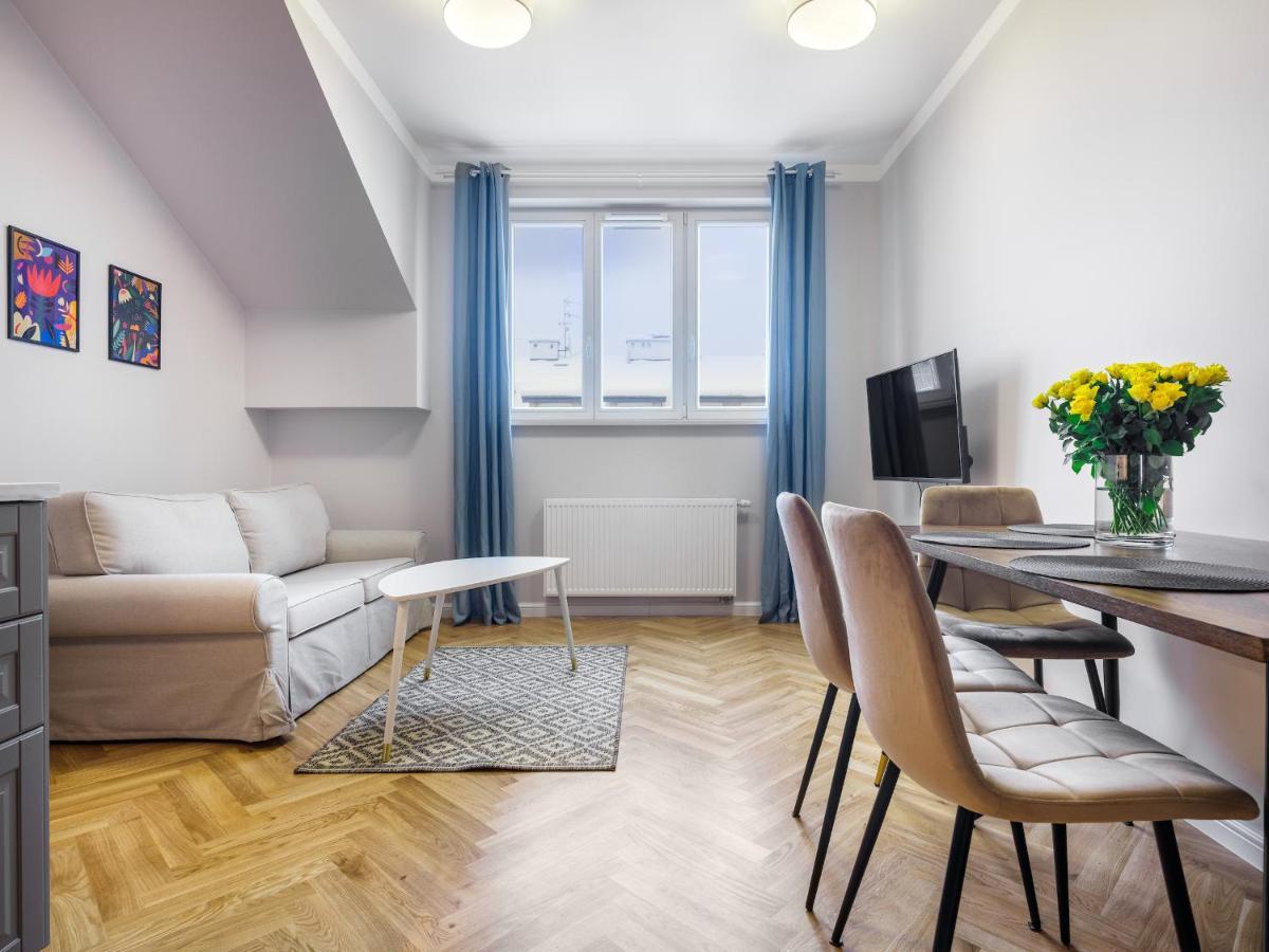 14 Rakowicka Street IV One-bedroom apartment balcony