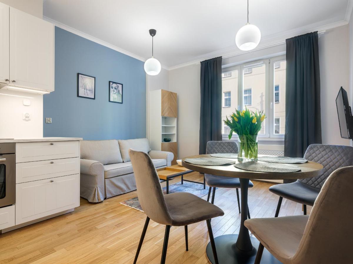 14 Rakowicka Street I One-bedroom Apartment balcony