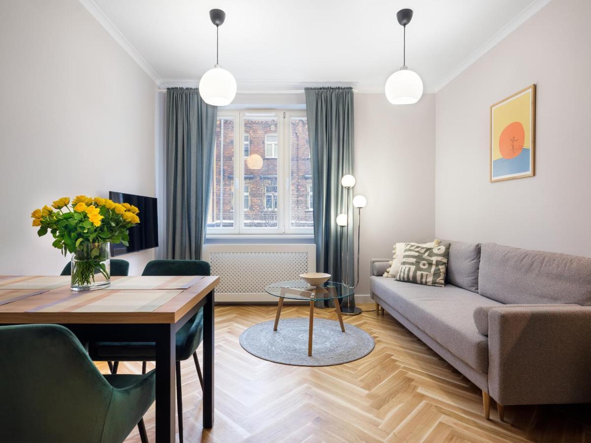 14 Rakowicka Street II One-bedroom apartment balcony
