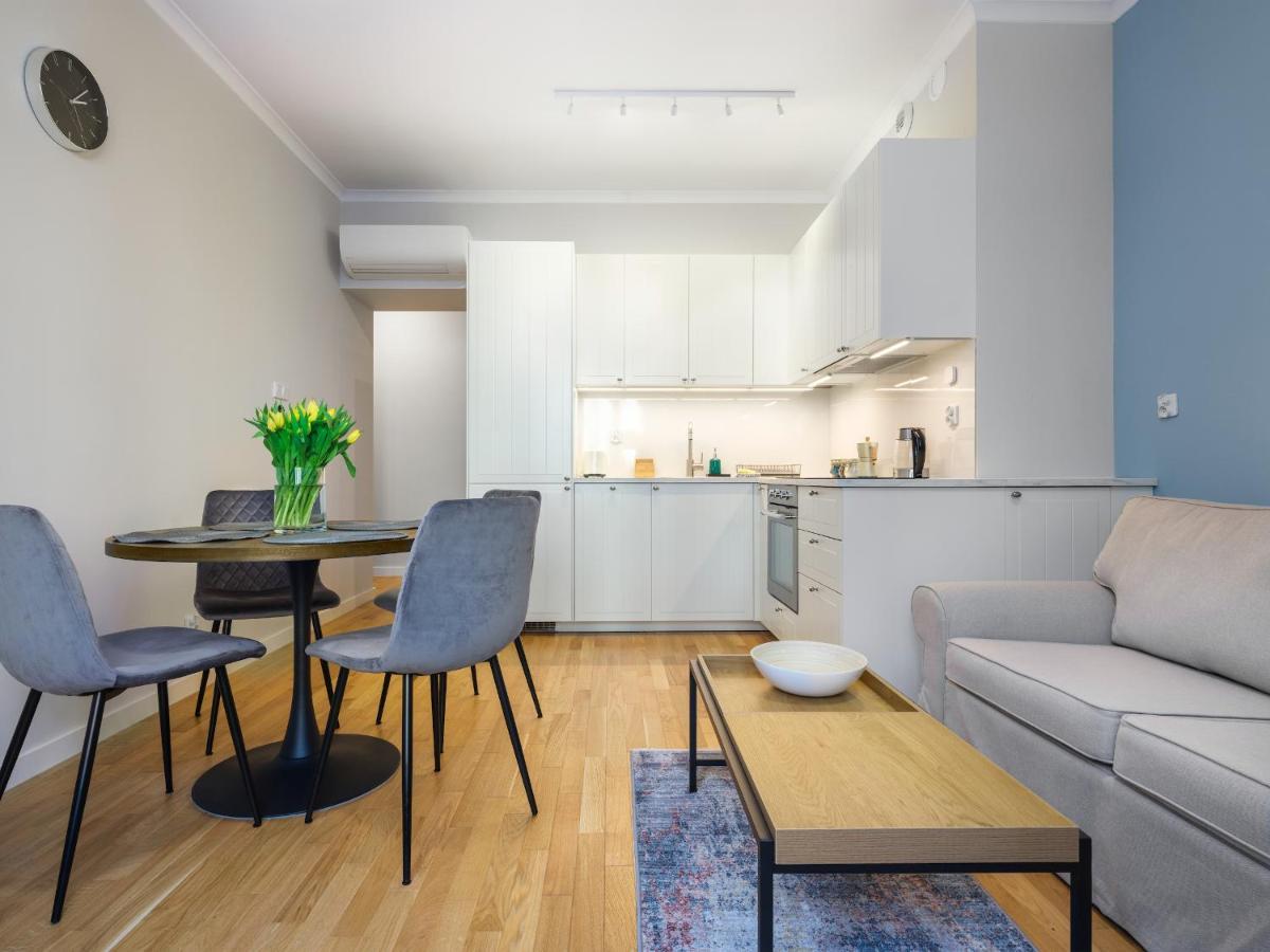14 Rakowicka Street I One-bedroom Apartment balcony